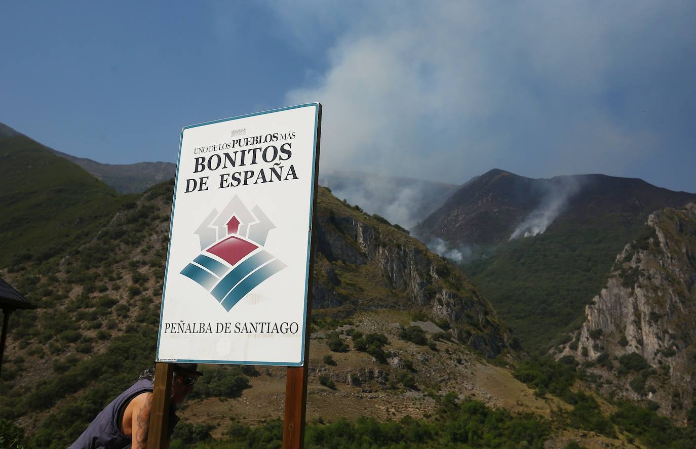 Fotos: Incendio en Montes de Valdueza