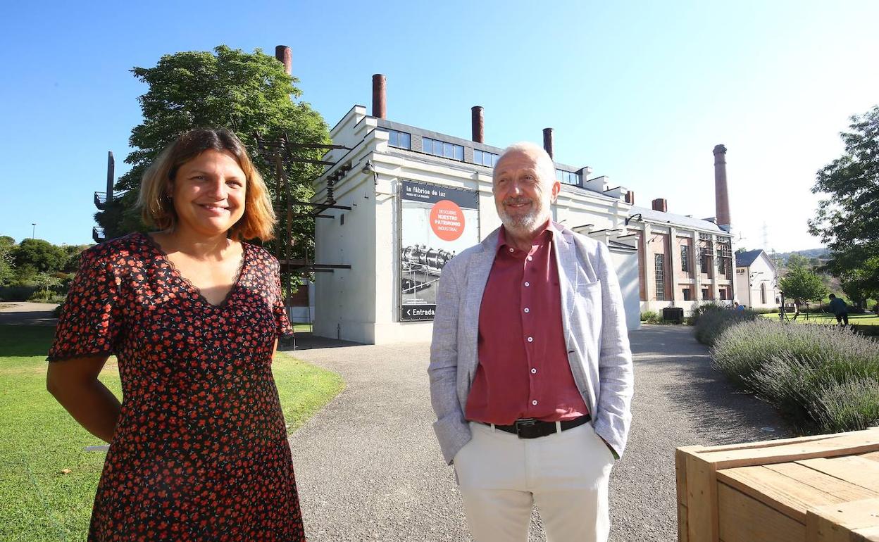 La directora del Museo de la Energía y el director de Ciuden durante la presentación de la declaración BIC de la antigua central de la MSP.