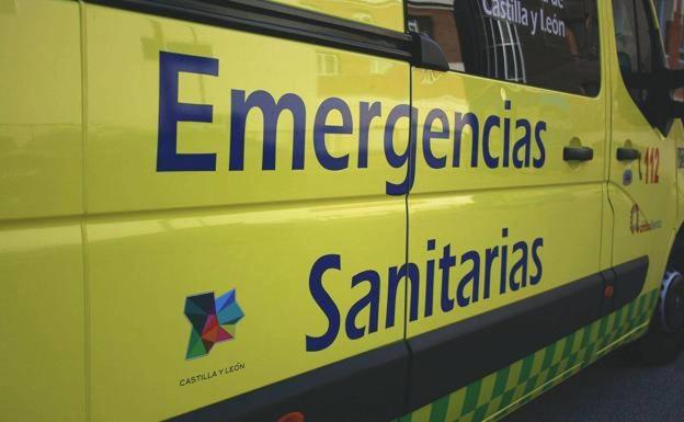 Emergencias atiende a dos heridos en unvuelco en Fabero.