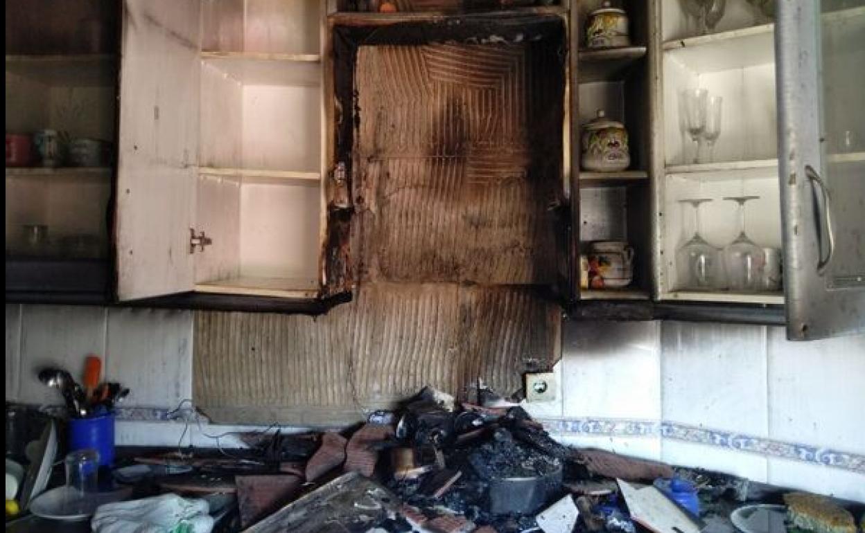 Incendio de una vivienda en Carracedelo.