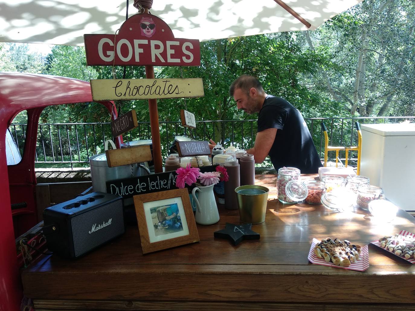 Inauguración del festival gastronómico 'Come y Calle' en el parque de la Concordia de Ponferrada.