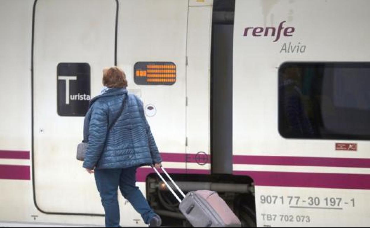 Imagen de un tren Alvia.