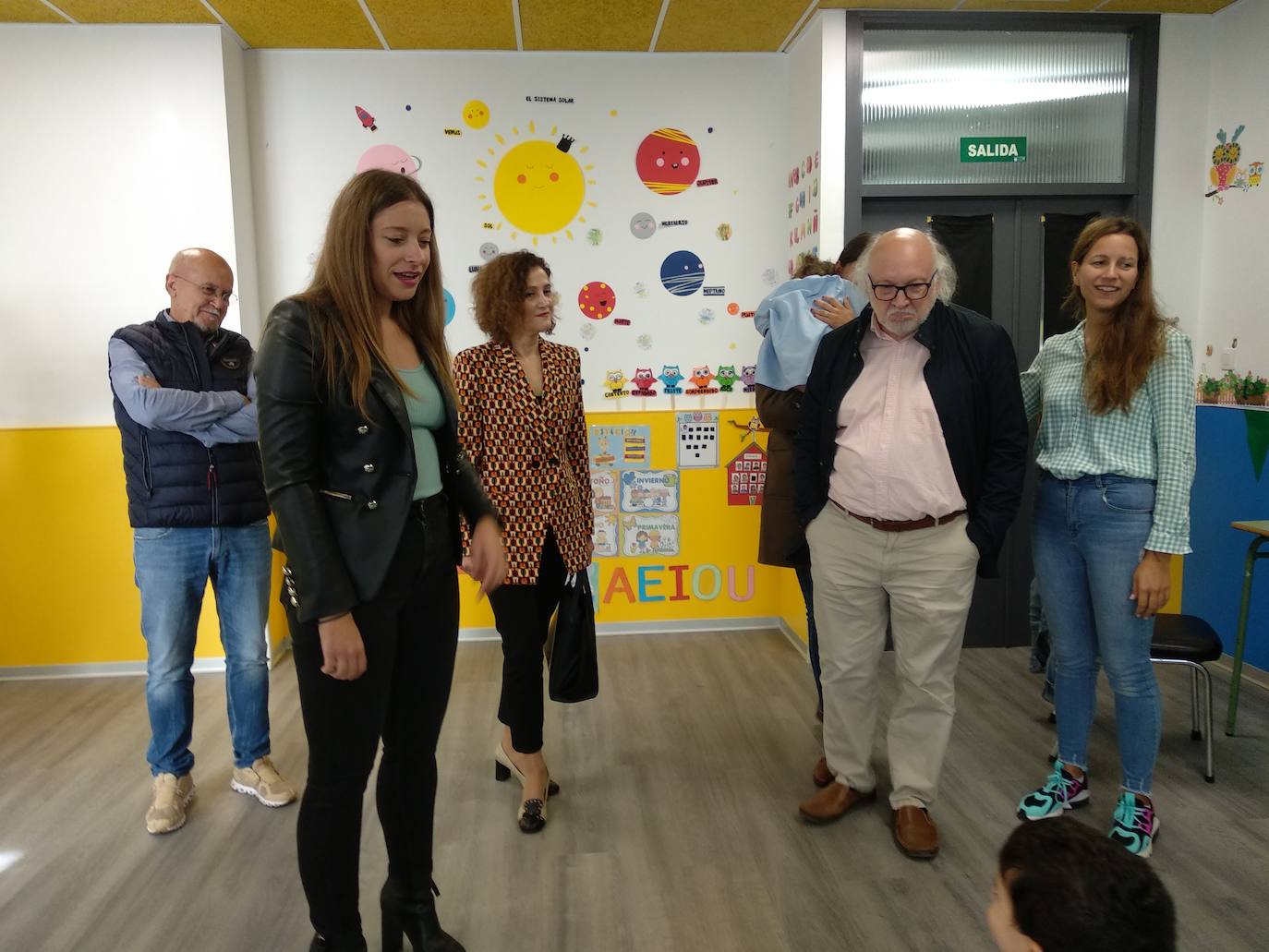 Visita de la delegada territorial de la Junta al colegio Campo de la Cruz de Ponferrada.
