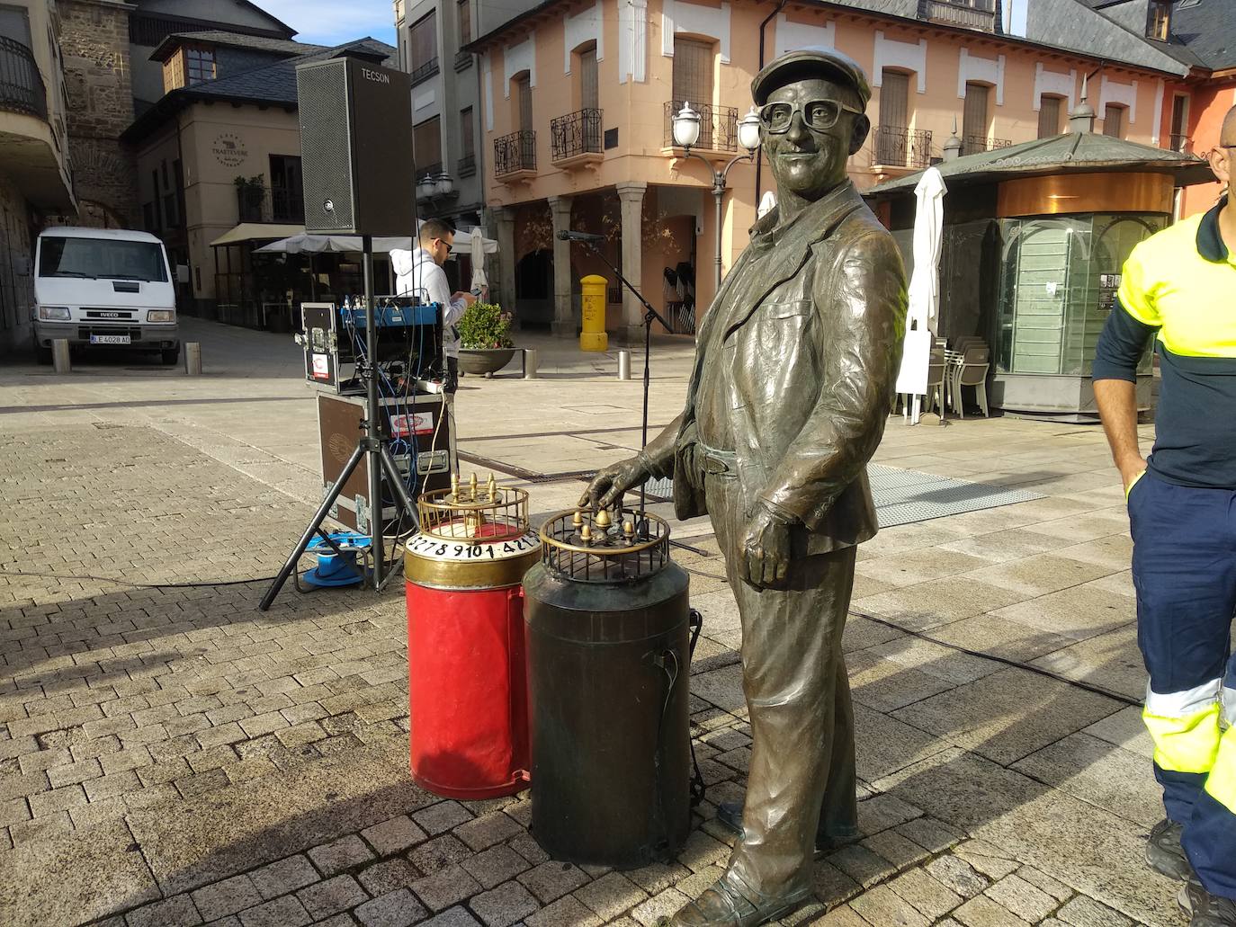 Ponferrada rinde homenaje a Pepe 'el barquillero'.