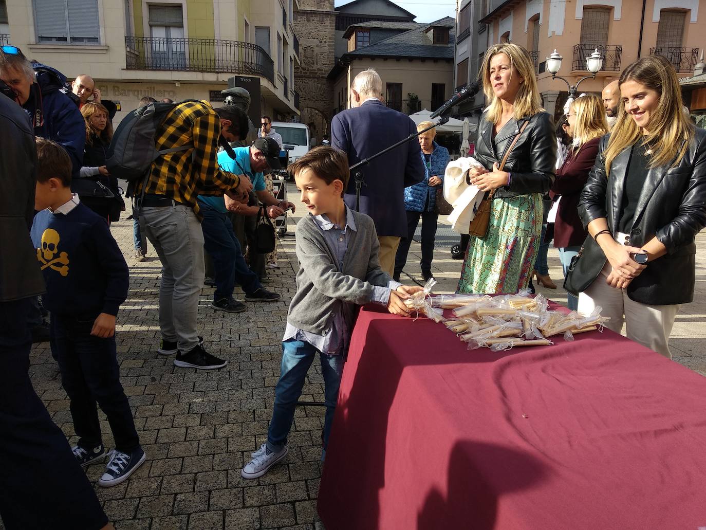 Ponferrada rinde homenaje a Pepe 'el barquillero'.