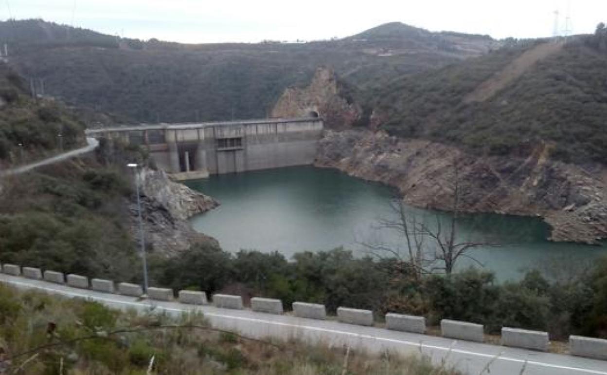 Imagen de archivo del embalse de Bárcena.