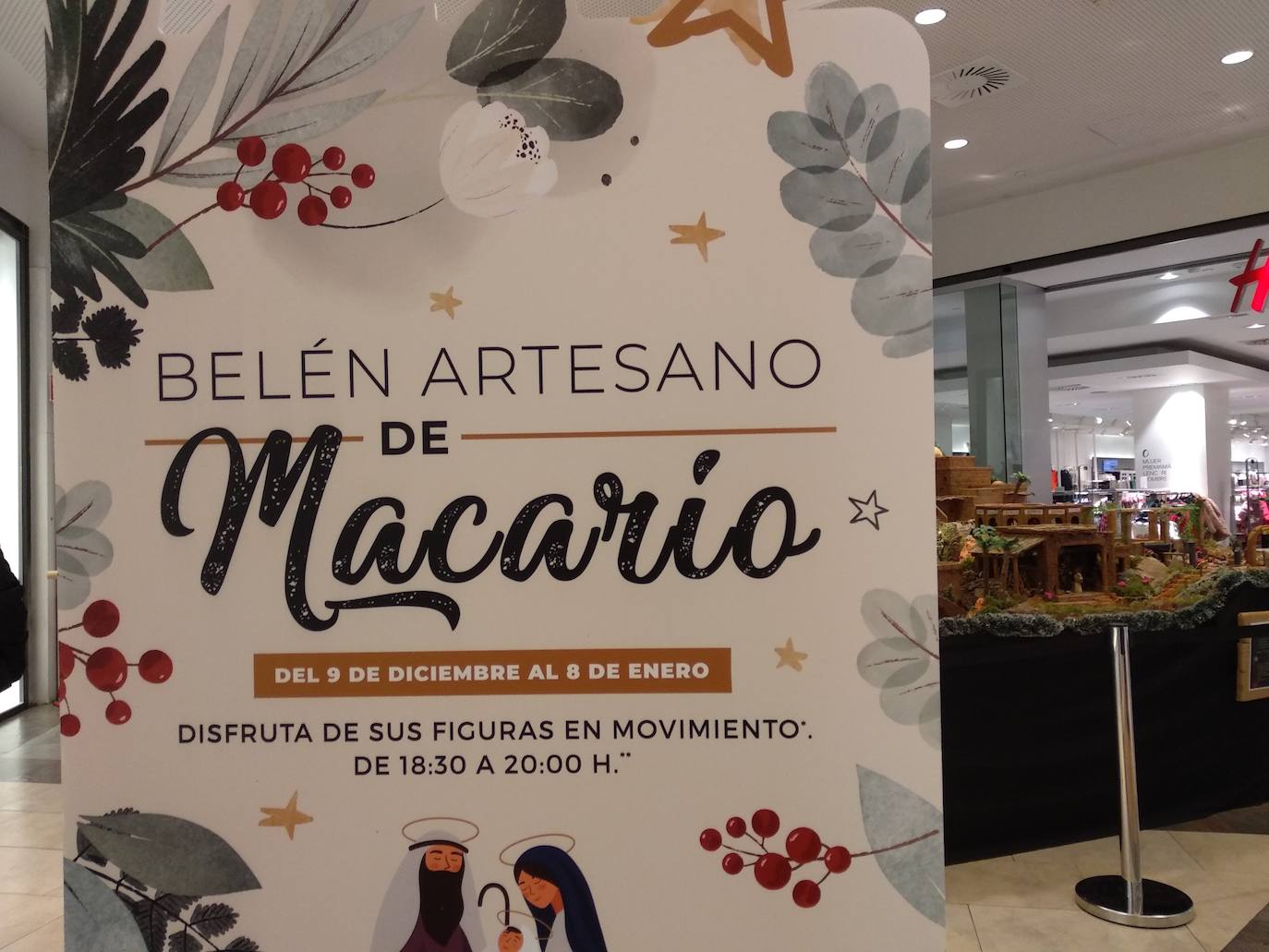 El Belén artesano de Macario se puede visitar en la planta alta del Centro Comercial El Rosal de Ponferrada.