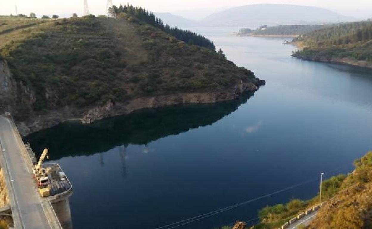 Imagen de archivo del pantano de Bárcena.