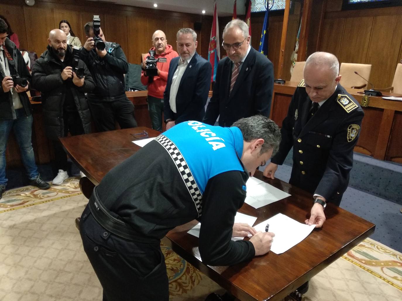 Toma de posesión de los nueve agentes de la plantilla de la Policía Municipal de Ponferrada. 