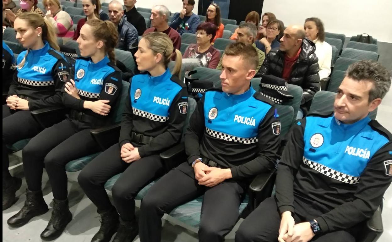 La plantilla de la Policía Municipal de Ponferrada incorpora a 9 nuevos agentes. 