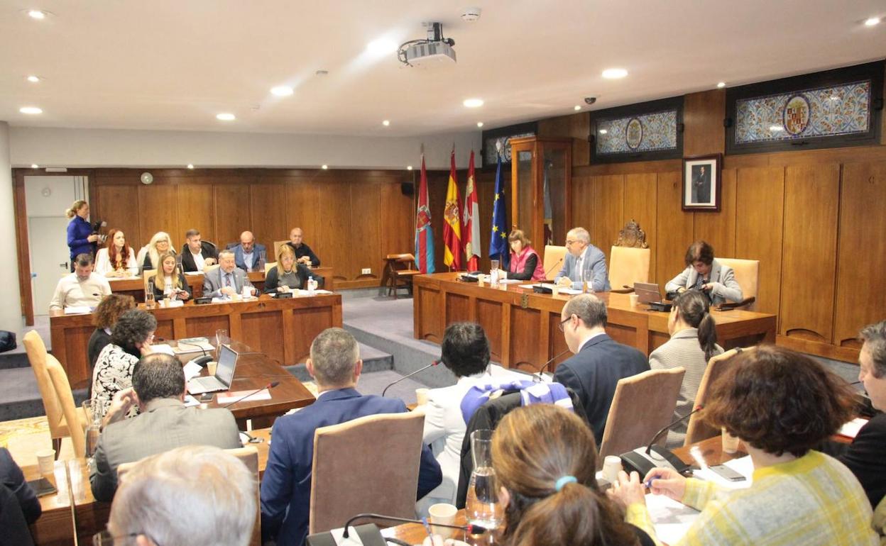 Imagen del pleno del Ayuntamiento de Ponferrada.