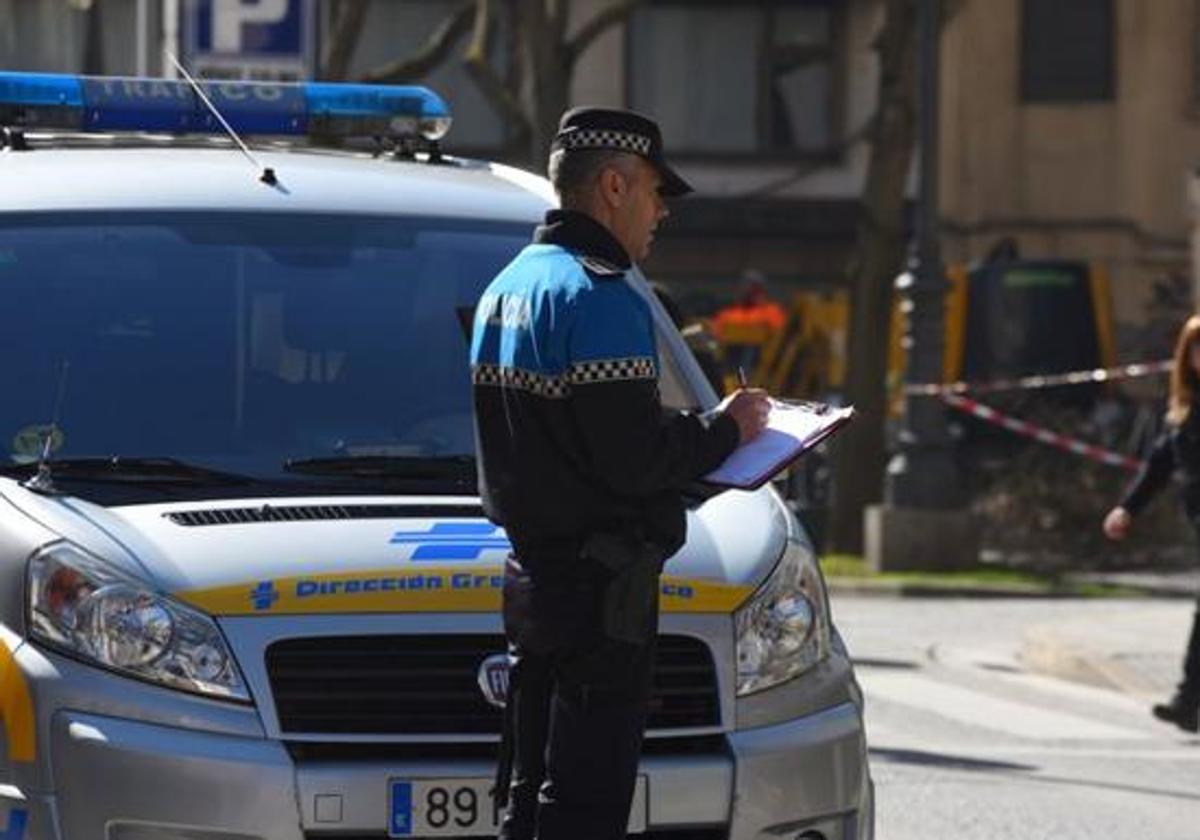 Imagen de un agente de la Policía Municipal de Ponferrada.