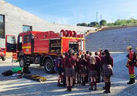 Imagen de uno de los talleres de prevención de incendios forestales en el Campus de Ponferrada.