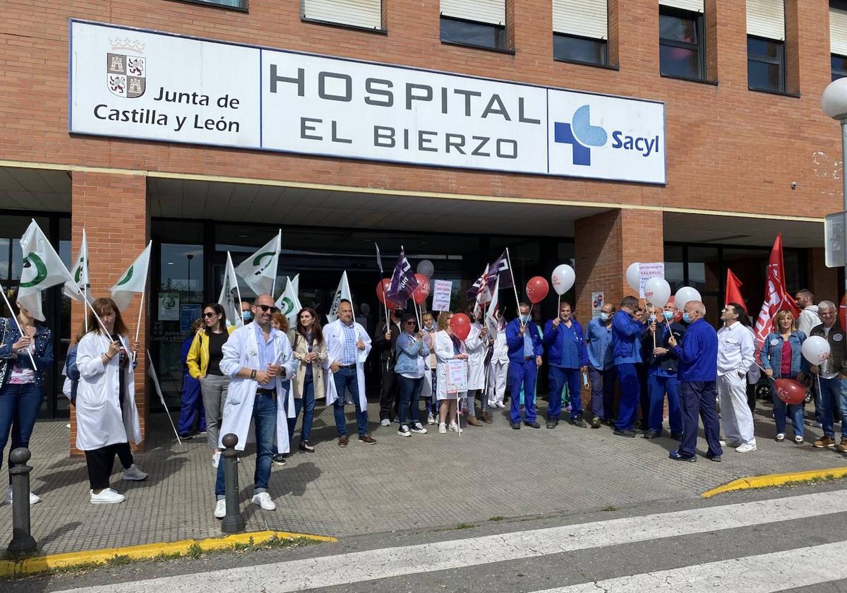 Concentración sanitaria para pedir mejoras laborales