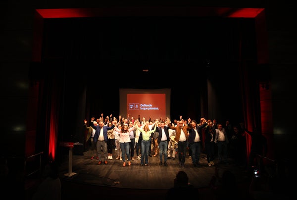 La ministra de Transportes presenta las candidaturas del PSOE del Bierzo y Laciana