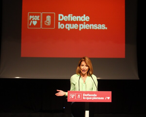 La ministra de Transportes presenta las candidaturas del PSOE del Bierzo y Laciana