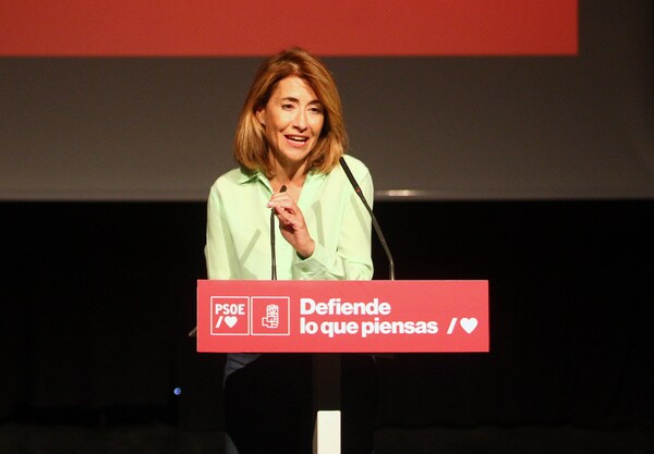 La ministra de Transportes presenta las candidaturas del PSOE del Bierzo y Laciana