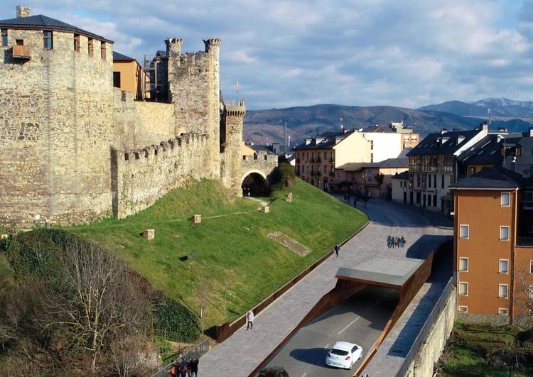 CB pretende eliminar el tráfico rodado en las calles del entorno del Castillo de los Templarios.