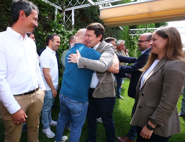 El presidente del PPCyL clausura un mitin en Ponferrada