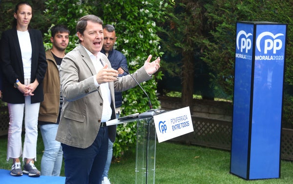 El presidente del PPCyL clausura un mitin en Ponferrada