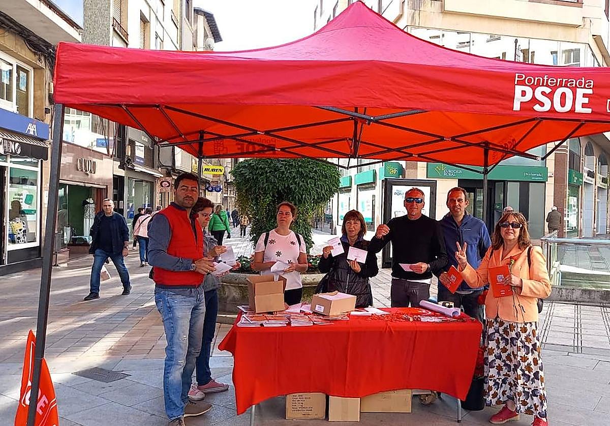 Mesa informativa del PSOE.