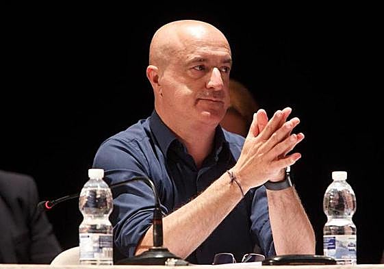 El alcalde de Puente de Domingo Flórez, Julio Arias.