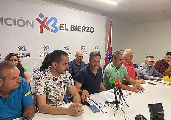 Coalición por El Bierzo ofrece una rueda de prensa para informar sobre pactos de gobierno en el Ayuntamiento de Ponferrada
