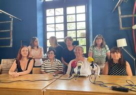 Las representantes de la Plataforma contra las Violencias Machistas Bierzo y Laciana durante su comparecencia.