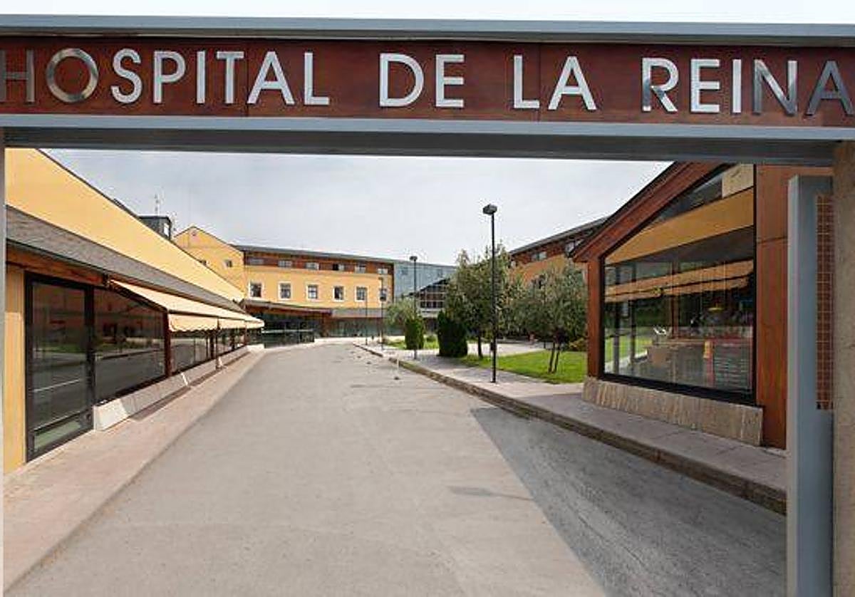 Entrada principal del Hospital de la Reina en Ponferrada.