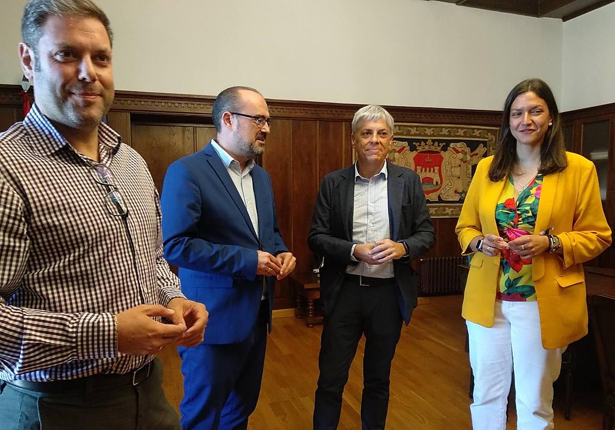 El delegado territorial de la Junta realizó este jueves su primera visita institucional a Ponferrada.