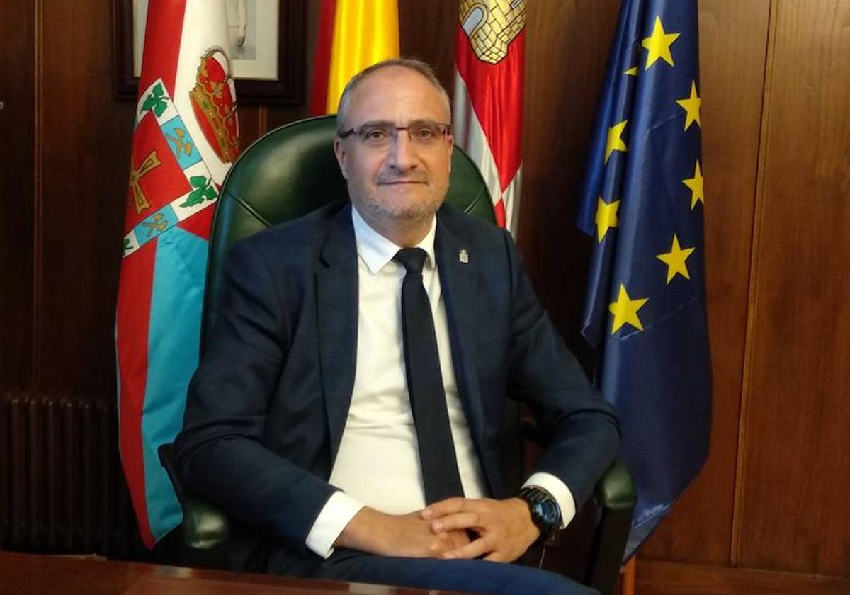 El exalcalde de Ponferrada, Olegario Ramón, toma este lunes posesión como presidente del Consejo Comarcal del Bierzo.