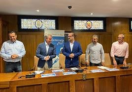 Imagen de la presentación de la campaña de bonos descuento en Ponferrada.