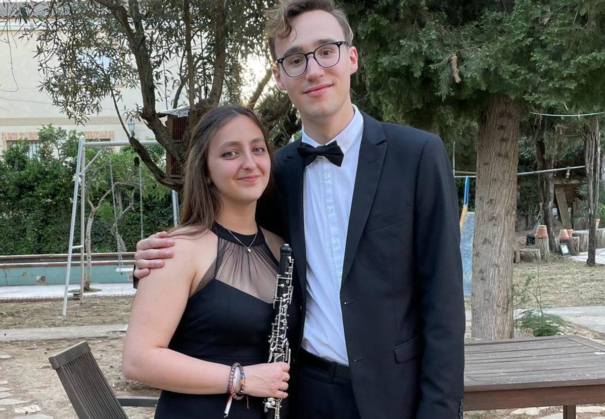 La oboísta berciana Raquel Alberca Iglesias y el compositor valenciano Ferran López, Carrasquer forman el Dúo Lebhaft.