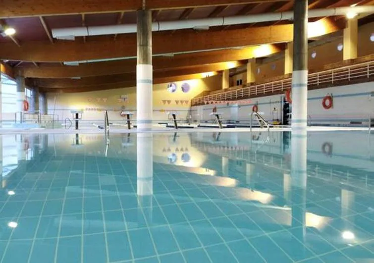 Ponferrada no abrirá esta temporada las piscinas climatizadas del Toralín por daños estructurales