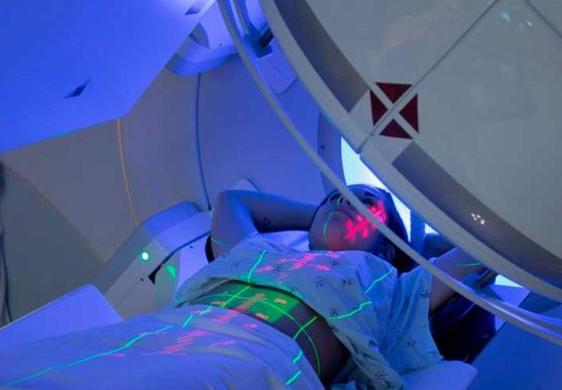 Sacyl deriva a diez pacientes oncológicos a la unidad de Radioterapia de Clínica Ponferrada.