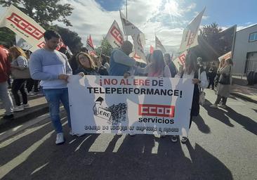 Protesta de los trabajadores de Teleperformance contra el ERE.