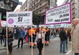 Manifestación contra la proliferación de macro parques eólicos y solares en el Bierzo