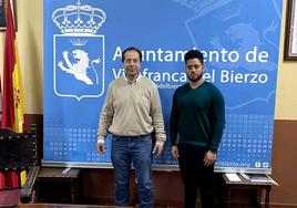 El alcalde de Villafranca del Bierzo (D), Anderson Teófilo Batista, y el concejal de CB, Santiago Castelao.