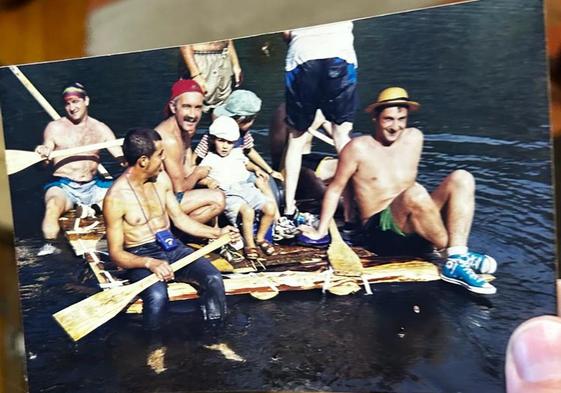 Foto de una de las primeras celebraciones del descenso en barca