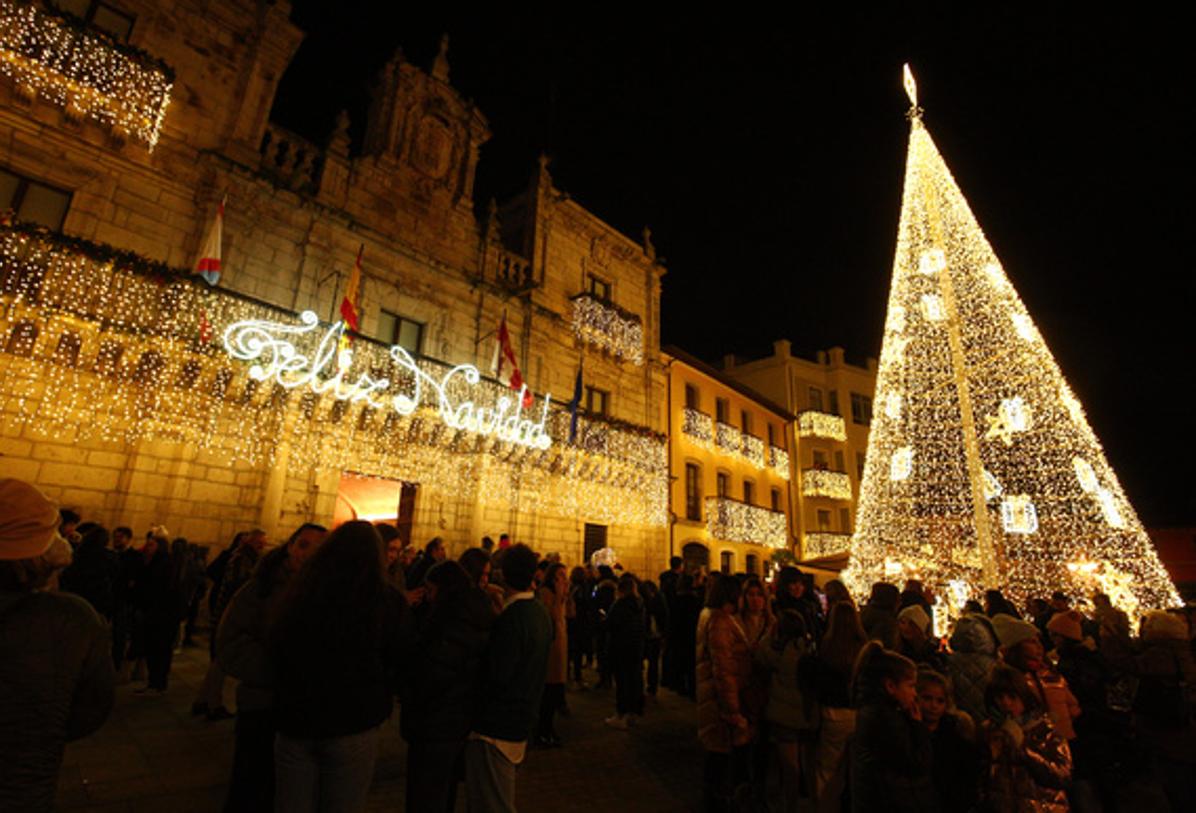 Encendido de la iluminación navideña de Ponferrada.