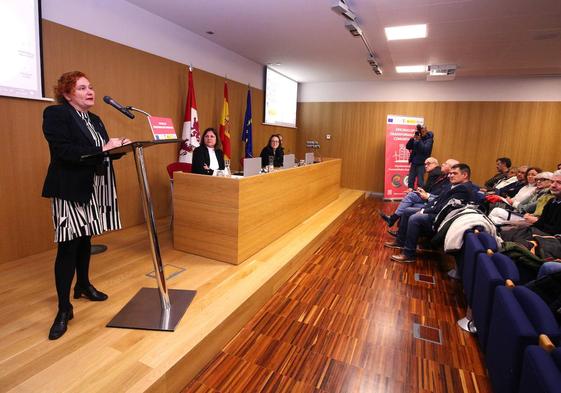 La directora del ITJ, Laura Martín, durante la inauguración en Ciuden de la Oficina de Transformación Comunitaria.