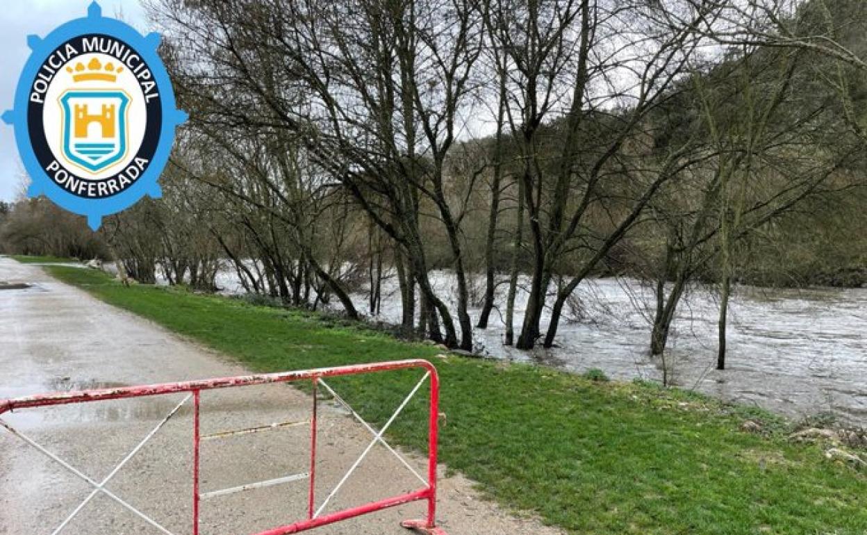 Cerrados los accesos peatonales al paseo del Sil por la crecida del río.