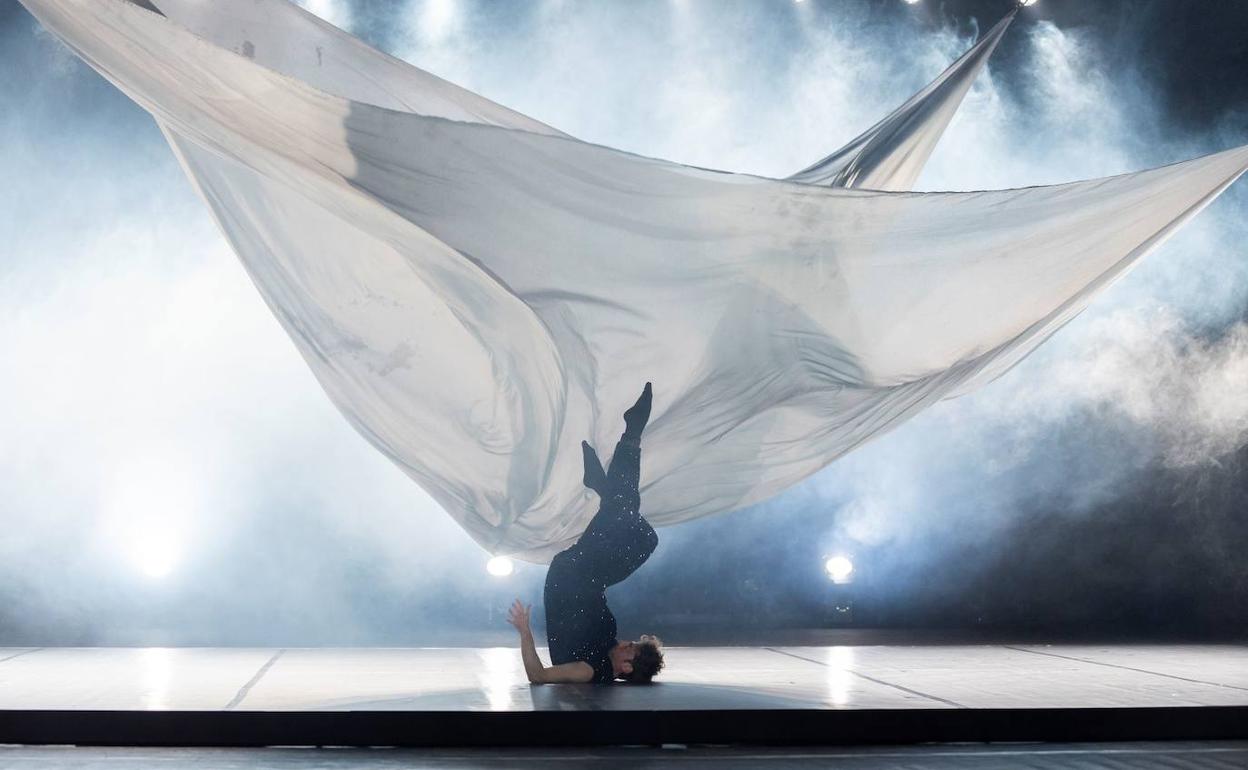 Aracaladanza desembarca el 3 de febrero en el Teatro Bergidum de Ponferrada con el montaje 'Loop'.