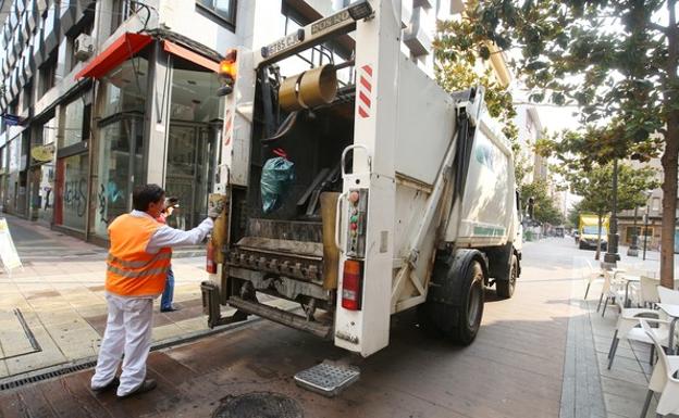 FCC en Ponferrada se muestra «optimista» para llegar a un acuerdo en la negociación del convenio que evite la huelga de basuras