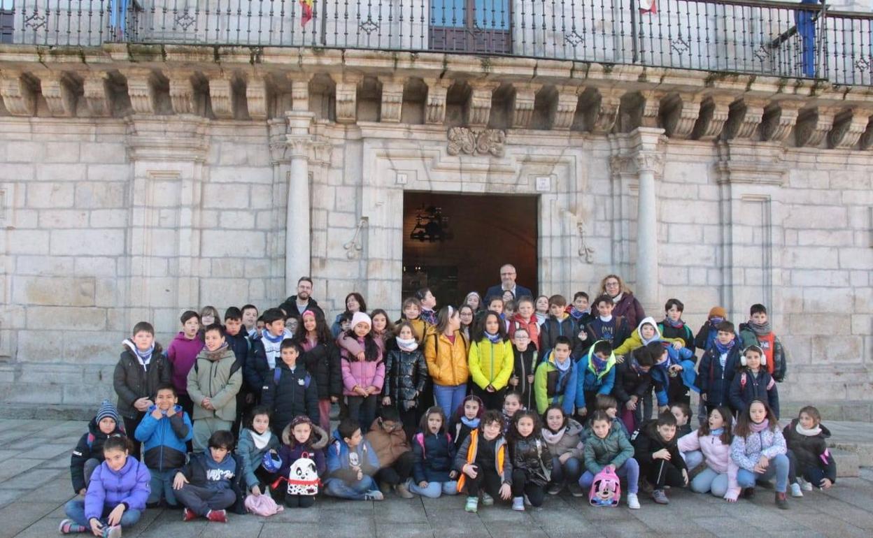 Imagen de la visita de los escolares de San Antonio.