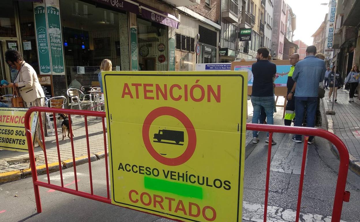 Calle Real cortada por las obras de la ZBE.
