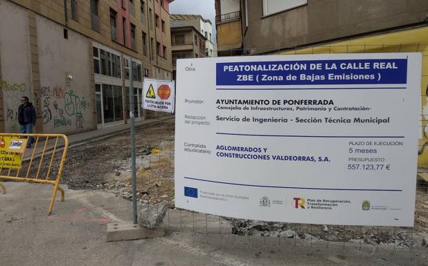 El alcalde defiende que las obras de urbanización de la ZBE permitirán «revitalizar» el comercio local
