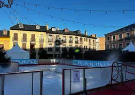 Proceso de elaboración del hielo de la pista de Ponferrada días antes de que se abriese.