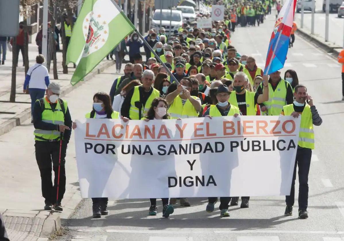 El Bierzo y Laciana unieron sus fuerzas en la última Marcha Blanca en defensa de la sanidad pública.