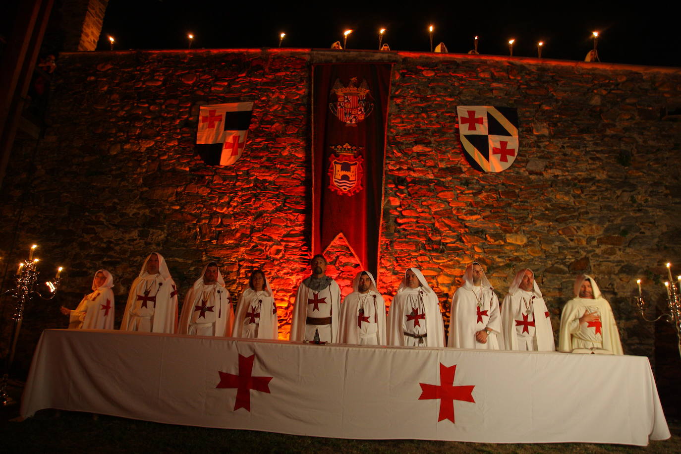 Ordenación de caballeros templarios en el Castillo de los Templarios de Ponferrada